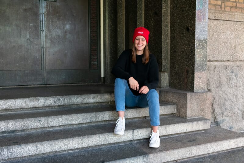 Grof Gebreide Muts met Borduring