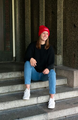 Grof Gebreide Muts met Borduring